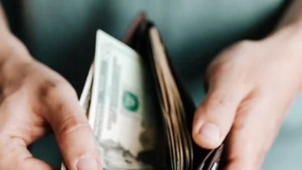 कारण जानने के लिए काफी पैसा खर्च हुआ कारण जानने के लिए काफी पैसा खर्च हुआ