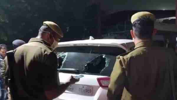 Mainpuri: Attack on BJP leaders car fired by bullets Mainpuri: Attack on BJP leaders car fired by bullets