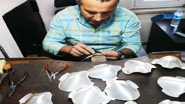 जानिए क्या है कीमत इन सोने-चांदी के मास्‍क की 