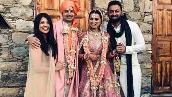 ब्लक पिंक शेरवानी में नजर आए प्रियांशु