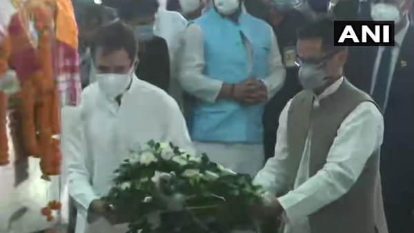 assam, rahul gandhi, congress, assam chief minister, former cm of assam, assam former cm tarun gogoi, tarun gogoi, coronavirus, hospital, death, असम, मुख्यमंत्री, तरुण गोगोई, कोरोना वायरस, राहुल गांधी, कांग्रेस, असम के पूर्व मुख्यमंत्री तरुण गोगोई, राहुल गांधी ने तरुण गोगोई को दी श्रद्धांजलि assam, rahul gandhi, congress, assam chief minister, former cm of assam, assam former cm tarun gogoi, tarun gogoi, coronavirus, hospital, death, असम, मुख्यमंत्री, तरुण गोगोई, कोरोना वायरस, राहुल गांधी, कांग्रेस, असम के पूर्व मुख्यमंत्री तरुण गोगोई, राहुल गांधी ने तरुण गोगोई को दी श्रद्धांजलि