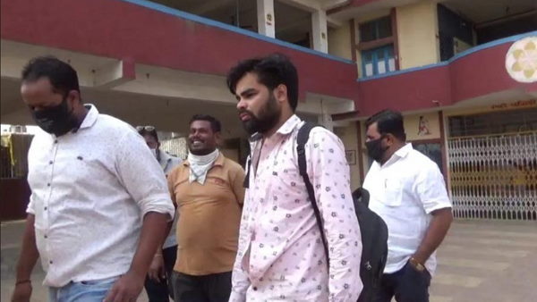 In bharuch, a school teacher post Offensive videos and photos in WhatsApp group of students, beaten by public