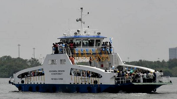 रो-पेक्स सर्विस हुई बाधित, नहीं चल रहा शिप