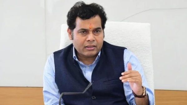 up energy minister shrikant sharma angry over wrong billing complaints up energy minister shrikant sharma angry over wrong billing complaints