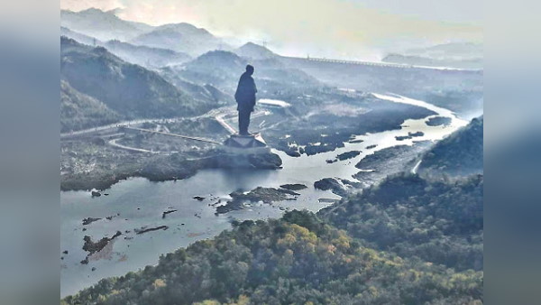 12KM इलाके में बनाए गए तालाब से घिरी  