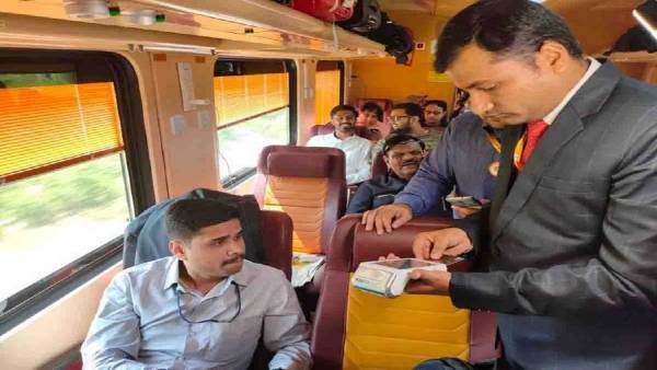 महामारी की शुरूआत के बाद से करीब 7 महीने तक निलंबित रही तेजस