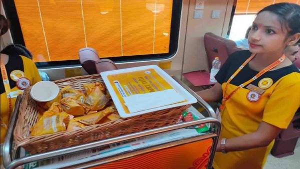 प्रबंधन ने सवारियों को आकर्षित करने के लिए कई नई सेवाएं शुरू की