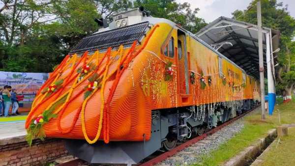 सुधार के लिए 50 स्टेशनों को विश्वस्तरीय बनाने के लिए निजी क्षेत्र को दिया