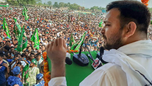 10 लाख सरकारी नौकरी संभव है ?