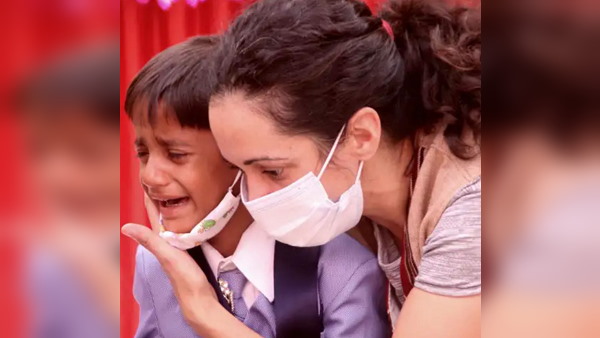 गूंगे—बहरे बच्चे का भविष्य अब स्पेन में गूंगे—बहरे बच्चे का भविष्य अब स्पेन में