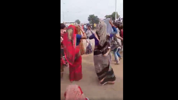 गाजे बाजे से निकाली शवयात्रा गाजे बाजे से निकाली शवयात्रा