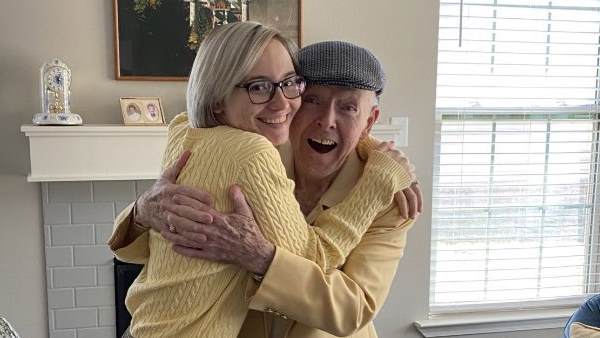 ली की पत्नी और बेटे की मौत हो चुकी है