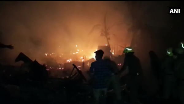 Gujarat: अहमदाबाद की कैमिकल फैक्ट्री में लगी आग, दमकल की 25 से ज्यादा गाड़ियां मौके पर Gujarat: अहमदाबाद की कैमिकल फैक्ट्री में लगी आग, दमकल की 25 से ज्यादा गाड़ियां मौके पर