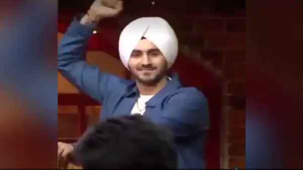 चंंदू की बात सुनकर लोग हुए लोट-पोट 