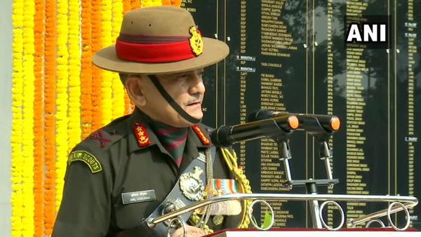 दोनों सेनाओं में बीच विश्वास में आई कमी