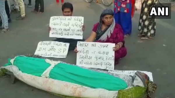 लड़की को जिंदा जलाने के मामले में पुलिस की हुई किरकिरी