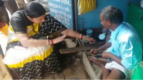 जब हवाई अड्डे पर टूट गयी चप्पल