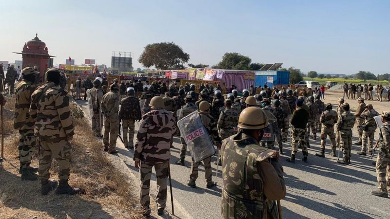 किसान आंदोलनः कड़ाके की ठंड में खुले आसमान तले फ़रियाद - ग्राउंड रिपोर्ट