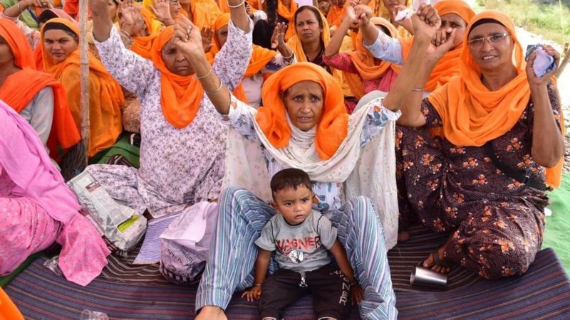 किसान आंदोलन: कृषि क़ानूनों पर जारी विरोध में कहाँ हैं भूमिहीन महिला किसान? किसान आंदोलन: कृषि क़ानूनों पर जारी विरोध में कहाँ हैं भूमिहीन महिला किसान?