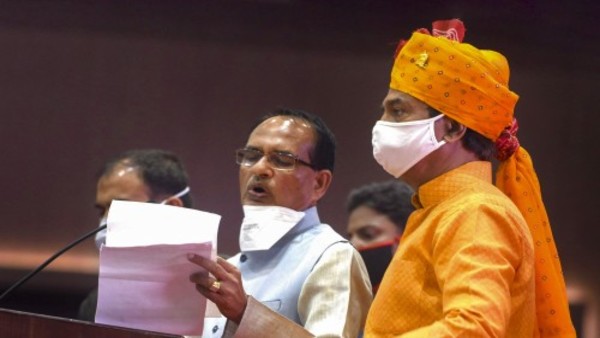 आक्रामक हिंदुत्व की राह पर चले चौथी बार सीएम बने शिवराज