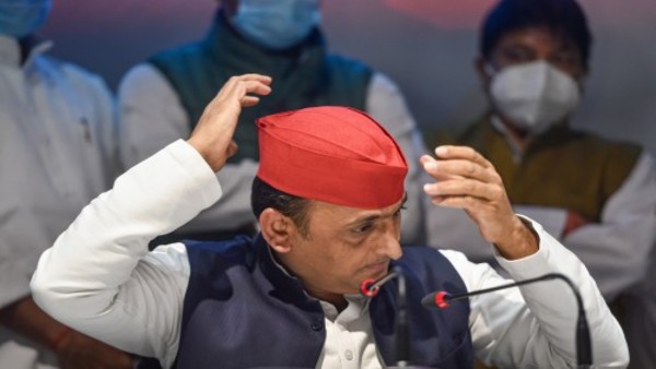 ओवैसी की मजबूती बंगाल में ममता के लिए लेकिन यूपी में सपा के लिए हानिकारक 