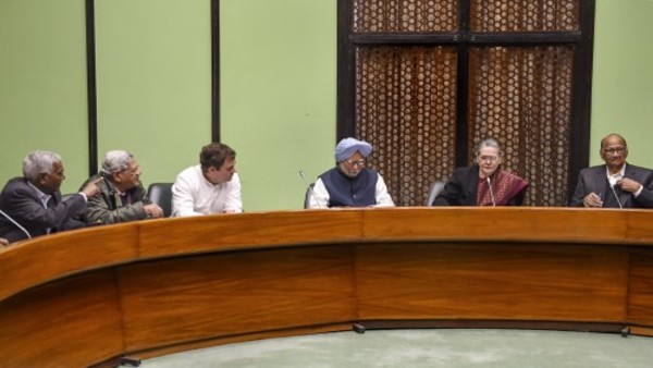  कांग्रेस भले बर्बाद हो जाए लेकिन इसे संभालेंगे सिर्फ सोनिया और राहुल ही! 