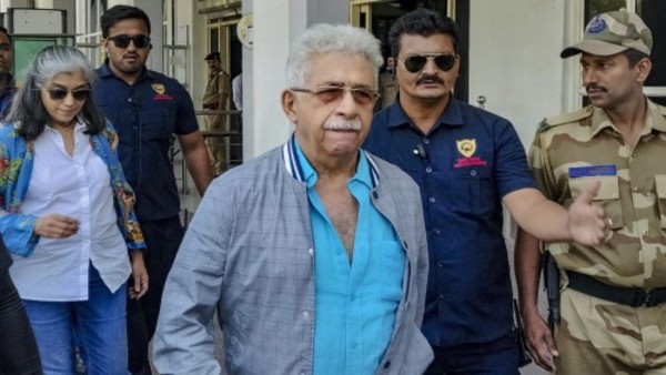 AMU: जब नसीरुद्दीन शाह ने कहा, खुदा भी मुझसे दो बार से ज्यादा टोपी पहनने को नहीं कह सकते AMU: जब नसीरुद्दीन शाह ने कहा, खुदा भी मुझसे दो बार से ज्यादा टोपी पहनने को नहीं कह सकते