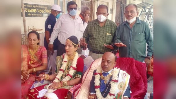 In Junagadh, Gujarat: 5.5 feet Blind Girl marry to 3 feet long Government Teacher