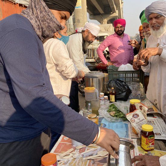 किसान आंदोलन में शामिल लोगों की परेशानियाँ क्या-क्या हैं?