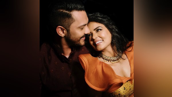 दोनों की दोस्ती प्यार में बदली