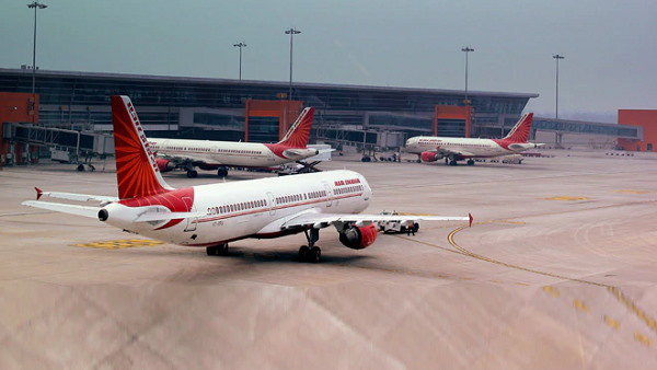 RT PCR Test Of Passengers Who Came from britain, report covid-19 positive of five men