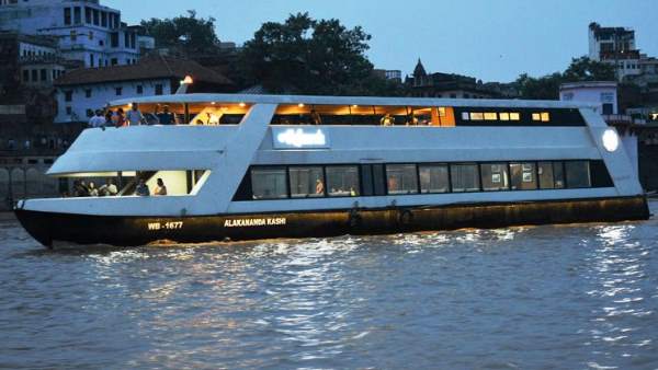 साफ-सफाई का रखा गया है विशेष ध्यान साफ-सफाई का रखा गया है विशेष ध्यान