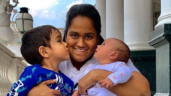 दो बच्चों की मां हैं अर्पिता दो बच्चों की मां हैं अर्पिता