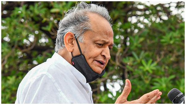 टिकट नहीं देते पर सरकार गिराने में मुस्लिमों का इस्तेमाल करती है BJP: गहलोत