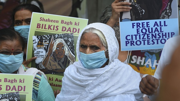 CAA और किसान आंदोलन पर कई बॉलीवुड सितारों ने दी थी प्रतिक्रिया CAA और किसान आंदोलन पर कई बॉलीवुड सितारों ने दी थी प्रतिक्रिया