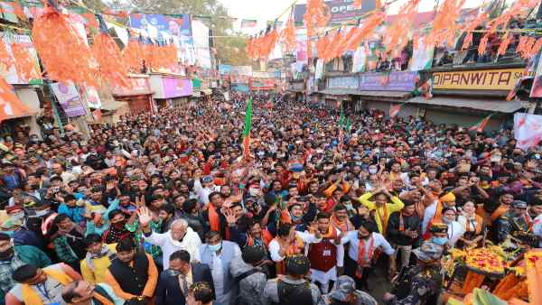 बैकग्राउंड में रहने वाले अनुभवी नेताओं को अभी से उतारा