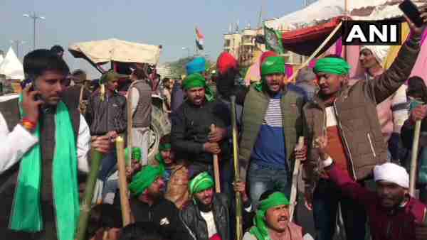 farmers protest update Noida Delhi Chilla border Traffic blockade