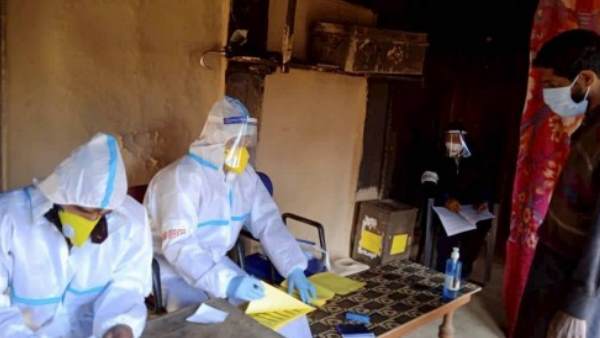 कोविड-19, चीन सहित पूरी दुनिया में फैला (2019-2020)