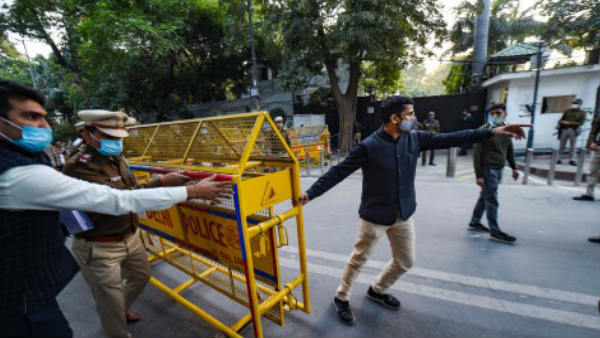 दिल्ली की जनता का नंबर कब?