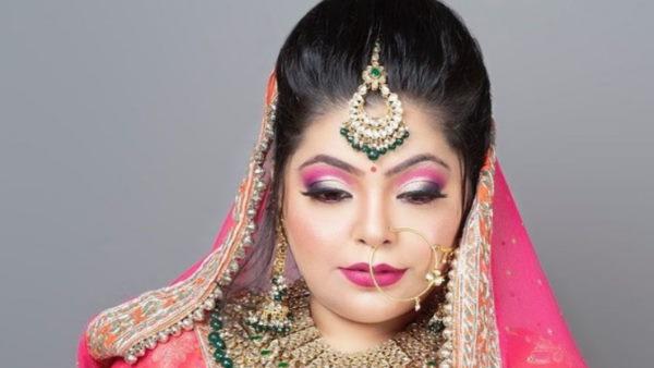 टीवी अभिनेत्री दिव्या भटनागर 