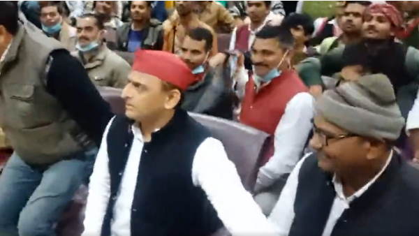 Former minister of UP fainted during farmers protest