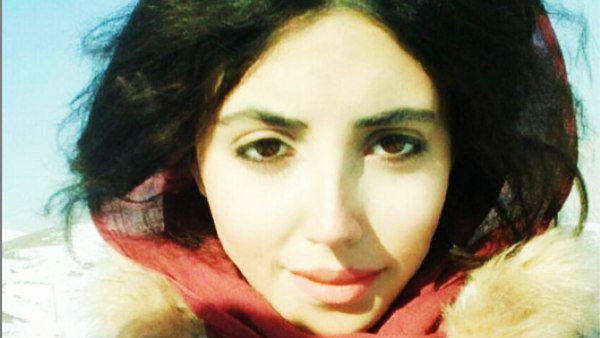 एंजेलिना जोली जैसी दिखने के लिए चेहरे की करीब 50 सर्जरी कराई थी