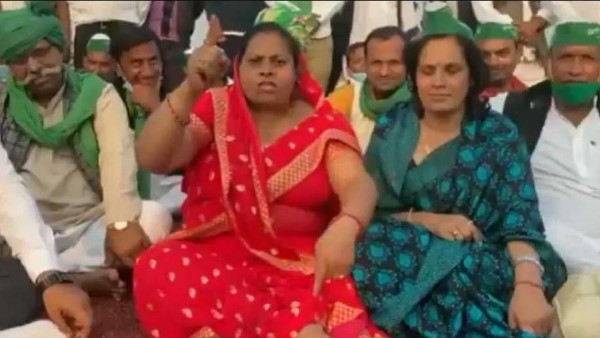 गीता भाटी ने प्रशासन पर लगाया सैंडल चोरी करने का आरोप