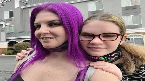 डेनियल की इस अजीबोगरीब बीमारी से उसका परिवार हैरान-परेशान है डेनियल की इस अजीबोगरीब बीमारी से उसका परिवार हैरान-परेशान है