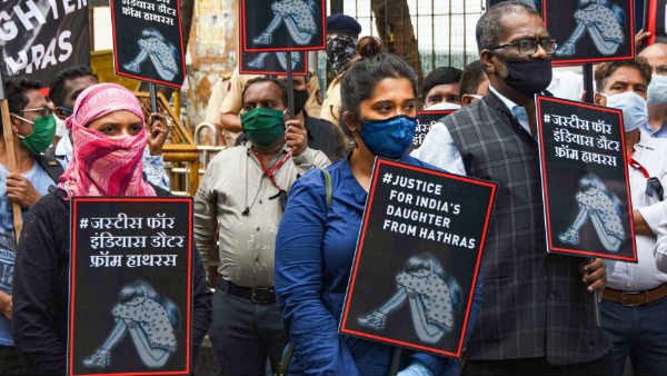हाथरस कांड पर खूब हो चुकी है राजनीति