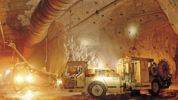  उदयपुर की खदानें एक हजार फीट गहरी