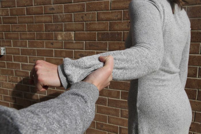 Lover Called Girlfriend To Meet Her And then Slapped her many times