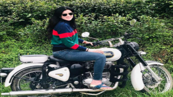 सोशल मीडिया पर पोस्ट डालकर जोड़ा युवाओं को सोशल मीडिया पर पोस्ट डालकर जोड़ा युवाओं को