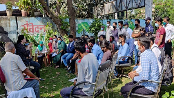 संडे को आजाद चौक सीएसपी कार्यालय बन जाता है कोचिंग सेंटर संडे को आजाद चौक सीएसपी कार्यालय बन जाता है कोचिंग सेंटर