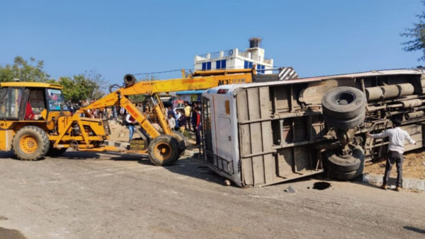  बेटा-बहू का शव देख बेसुध हुए माता पिता